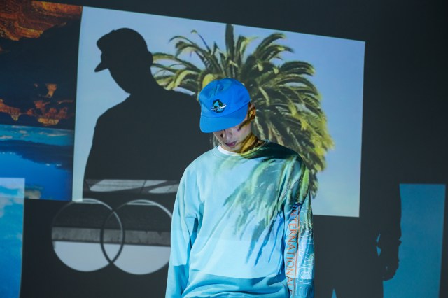 Palace Skateboards frappe fort